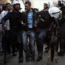 المخابرات العمانية تسلم البحرين شبانا مغتربين بتهمة التمويل لخلايا مسلحة