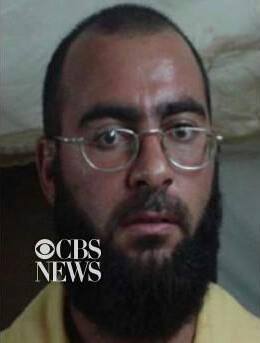 بالصورة:المجرم ابو بكر البغدادي في سجن "بوكا"قبل ان يطلق سراحه الاحتلال الامريكي