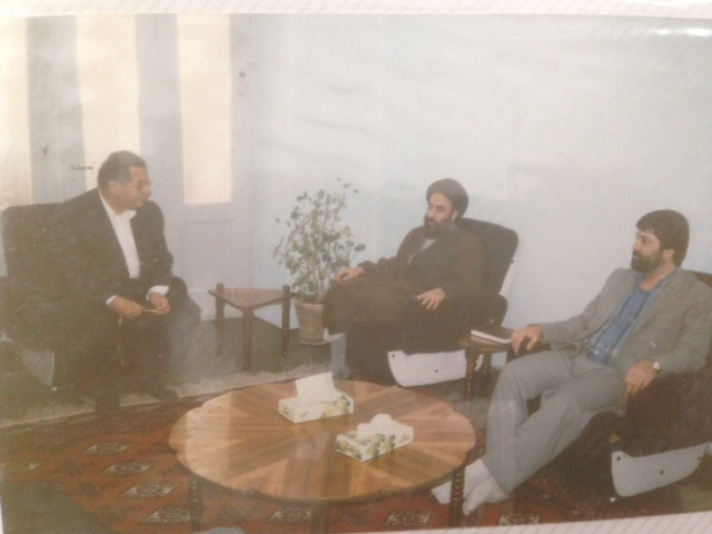 صورة ارشيفية نادرة تجمع الرئيس الطالباني واية الله المدرسي والاعلامي نزار حيدر في اجتماع عام 1984