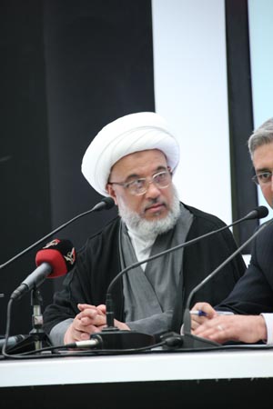 استهداف منزل شقيقة الشيخ عبد المهدي الكربلائي بقنبلة صوتية فجر اليوم