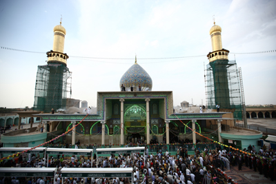 الذهب يعانق مآذن النور في  مزار السيد محمد بن الامام علي الهادي (مصور)