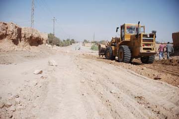 المباشرة بانشاء شارع حولي في قضاء المناذرة جنوب النجف