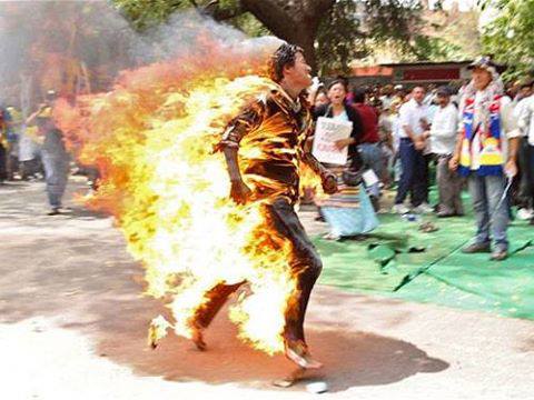 سعودي يحرق نفسه احتجاجاً على تعامل السلطات