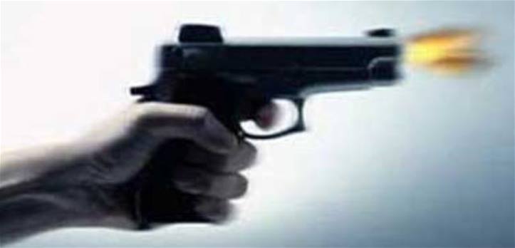 شاب يقتل والده رمياً بالرصاص جنوبي العمارة