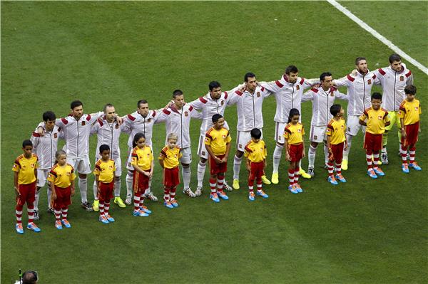 لماذا لا يردد لاعبو اسبانيا النشيد الوطني ؟!