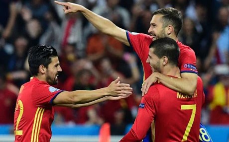 هدف إسبانيا الثالث في تركيا جاء من 21 لمسة و9 لاعبين