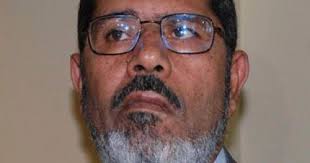 مصر: إلغاء جوازات السفر الدبلوماسية لمرسي ومساعديه