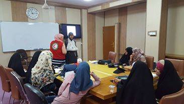 كربلاء:الهلال الاحمر يختتم  دورة بالاسعافات الاولية لطلبة الجامعة