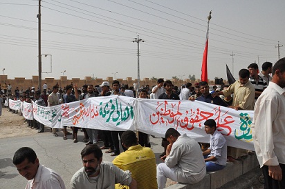 مصدر يكشف لوكالة نون اسباب اعتصام اهالي دور التجاوز عند مبنى جامعة كربلاء (مصور)