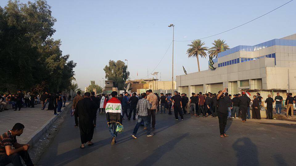 قطع جميع الطرق المؤدية الى السفارة التركية وسط بغداد