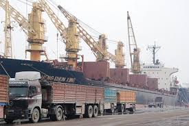 موانئ العراق :هكذا كانت البضائع الحكومية التابعة لدوائر الدولة تتكدس داخل الموانئ