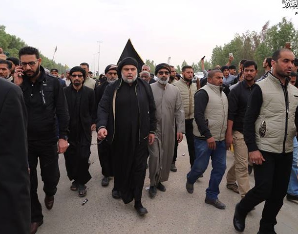 بالصور:السيد الصدر يشارك بالسير الى كربلاء