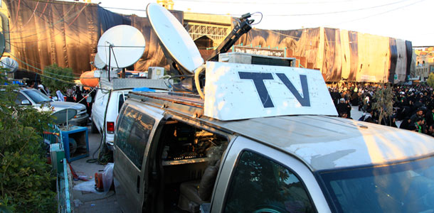 25 سيارة للنقل المباشر (SNG ) تقوم بنقل وقائع زيارة الاربعين للعالم اجمع  والشيخ الكربلائي يدعو الى تسهيل أعمالها (مصور)