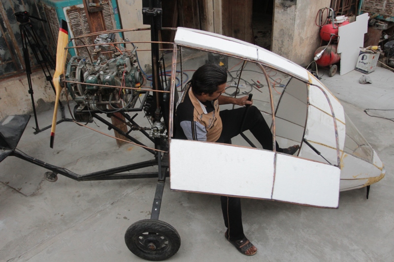 بالصور:ميساني يصنع طائرة