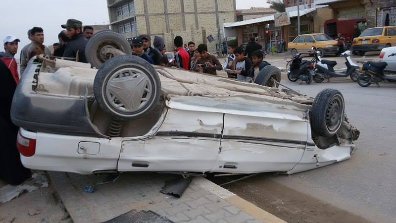 انقلاب سيارة في حي السلام بكربلاء نتيجة حادث مروري (مصور)