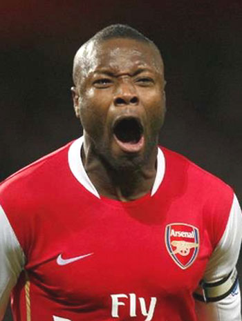 ارسنال ينفرد بالصدارة بعد تعثر مانشستر