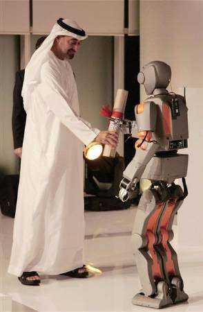 بال تكنولوجي في الامارات تقدم أحدث انسان آلي من ابتكارها