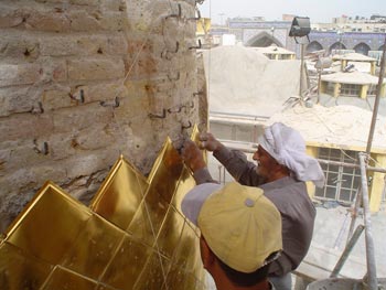 العتبة الحسينية تستعد لاقامة حفلٍ رسميٍ لمناسبة الانتهاء من اعمال تذهيب منارتي مرقد الامام الحسين