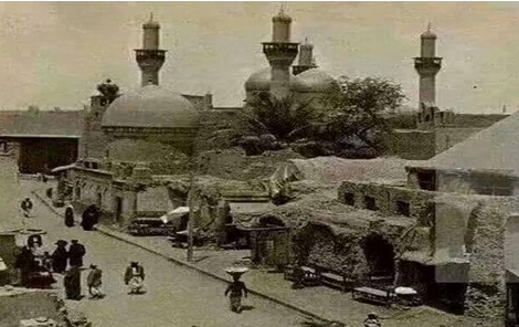 صورة ارشيفية لمرقد الكاظميين قبل اكثر من قرن
