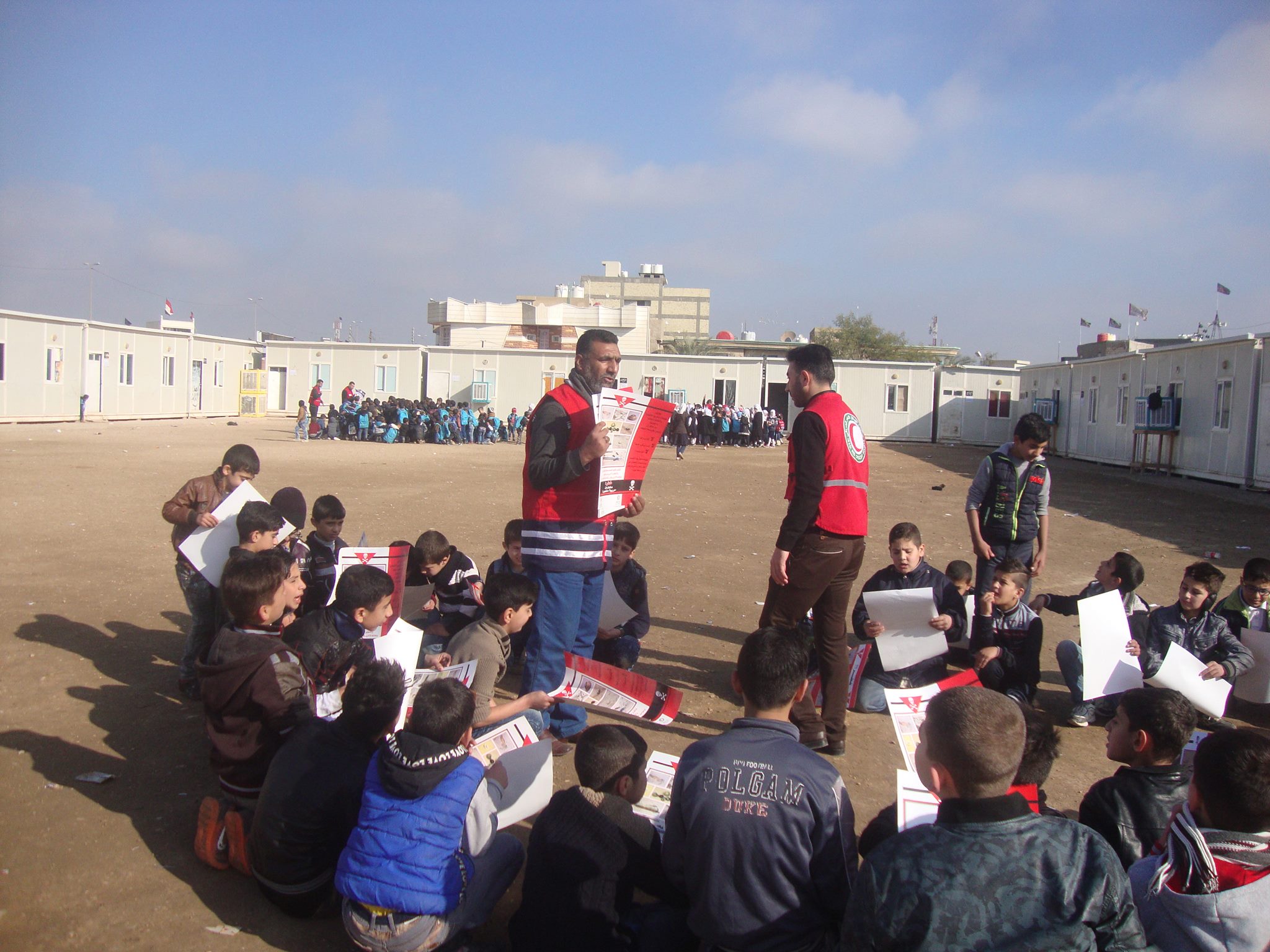 كربلاء:محاضرات عن مخاطر المخلفات الحربية للتلاميذ النازحين