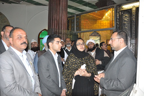 وزيرة الحج والعمرة الباكستانية تزور كربلاء وتتجول بمتحف الامام الحسين (مصور)