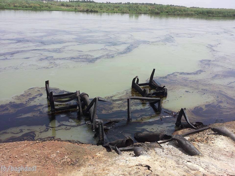 بالصور:محطة ماء جامعة تكريت بعد حريق دجلة