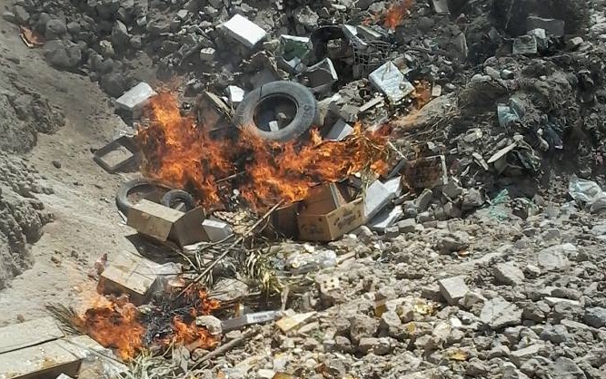 كربلاء تتلف مئات الكيلوات من المواد الغذائية غير الصالحة للاستهلاك البشري(مصور)