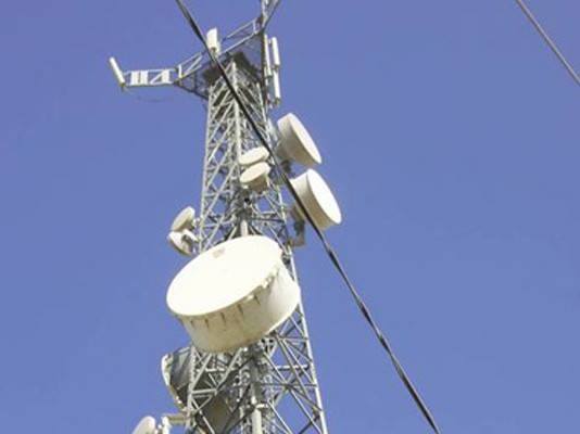 شُبَه فساد تطال عقود الكابل الضوئي مع هيئة الاتصالات