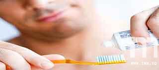 غسل الأسنان بعد الطعام مباشرة مضر