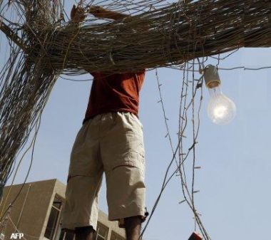 مواطنون في كربلاء :لامتابعة على اصحاب المولدات الاهلية في مركز المدينة والخطوط الساخنة لااحد يرد عليها