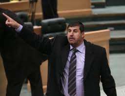 نائب أردني يرشق زميله بالحذاء داخل قاعة مجلس النواب