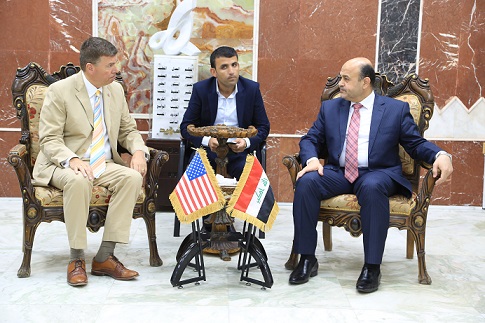 خلال لقائه القنصل الامريكي في البصرة الدكتور النصراوي : فتوى السيد  السيستاني الأخيرة هي التي حفظت البلاد