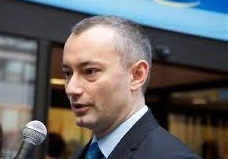 ميلادينوف حملت رسالة من كي مون تشيد بمواقف المرجع السيستاني :على الجميع ان يلتزم بالدستور وتشكيل حكومة مقبولة للكل