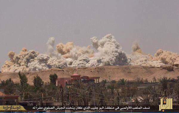 بالصور:نسف ملعب الانبار الأولمبي من قبل تنظيم داعش الإرهابي