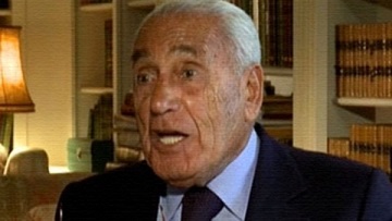 الاخوان يحرقون مكتبة الكاتب محمد حسنين هيكل بالكامل