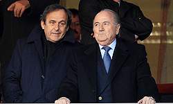 بلاتيني يؤيد إقامة مونديال 2022 في الشتاء