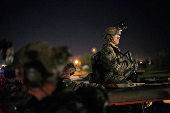 قوات برية امريكية تصل القيارة قادمة من اربيل