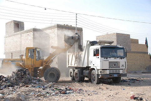 كربلاء:حملة لرفع الأنقاض والنفايات وقص الشوارع في حي النضال