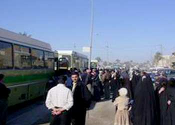 وصول سبعين قافلة تضم حجاجا عراقيين قادمين من الديار المقدسة الى كربلاء