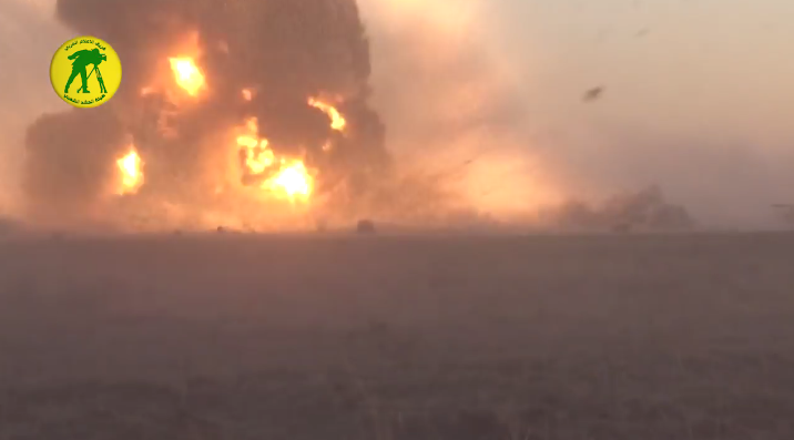 بالفيديو: لحظات تقطع الانفاس .. تفجير سيارة مفخخة لداعش في سواتر مطار تلعفر