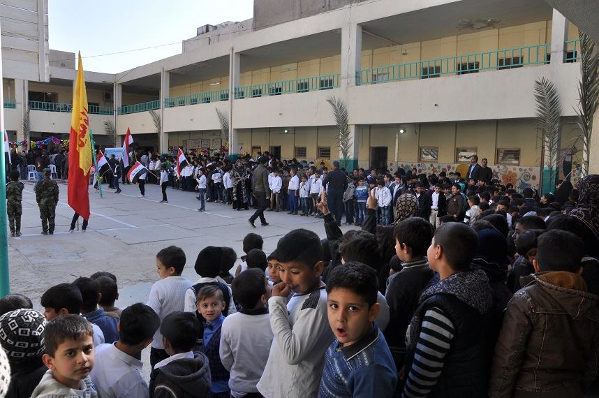 بالصور:حفل مدرسي بالمولد النبوي الشريف تقيمه إحدى مدارس كربلاء بأسلوب مميز