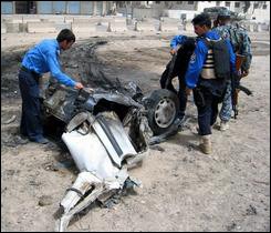 الجيش الاميركي يتهم متطرفين شيعة بتفجير حي الحرية الذي ارتفعت حصيلته الى 63 قتيلا