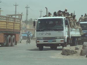 الدفاع تحدد يوم غد آخر موعد لإخلاء المباني الحكومية