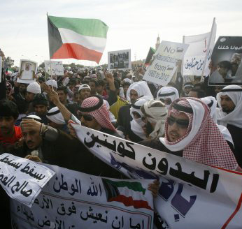 الكويت تقرر طرد العسكريين الذين شارك أبناؤهم في مظاهرات البدون