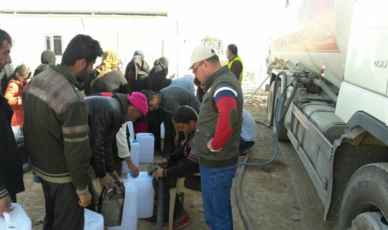 تجهيز النازحين بـأكثر من مليون و 755 الف لتر من النفط الأبيض في محافظات الاقليم وكركوك ومخيمات القيارة