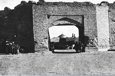 بوابة مدينة سامراء باتجاه مرقد العسكريين عام  1917