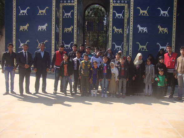 جمعية الهلال الاحمر العراقي تنظم سفرة ترفيهية للايتام لآثار بابل