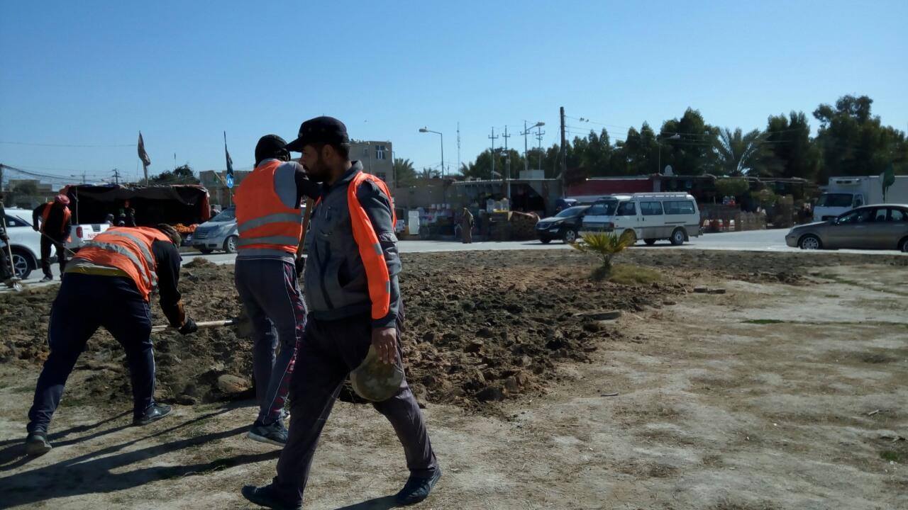 بلدية كربلاء حملات لتأهيل الحدائق والساحات العامة وإنارتها