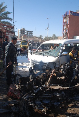 الكشف عن نوع السيارتين المفخختين في كربلاء واصابة ثلاثة من سواق العتبة الحسينية بالانفجار