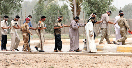 11 داعشيا عربيا يسلمون انفسهم لمجلس انقاذ الفلوجة